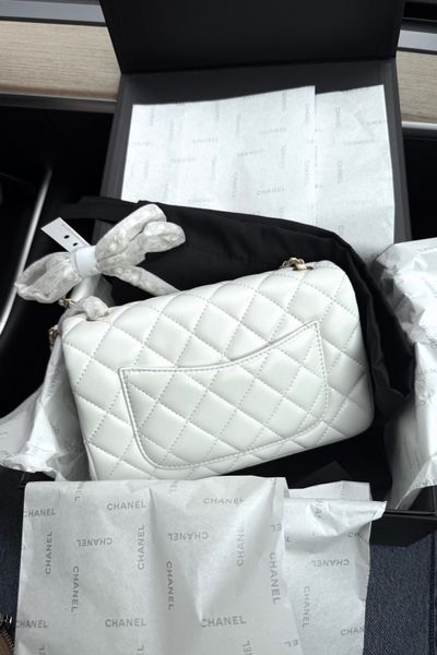 Chanel сумка-клатч з ланцюжком, біла SUM.NAT-17.2 фото