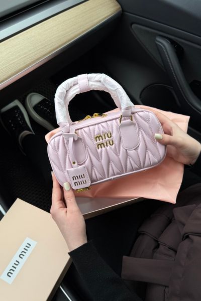 BRENDA BAG з об&rsquo;ємною стьобаною текстурою, біла